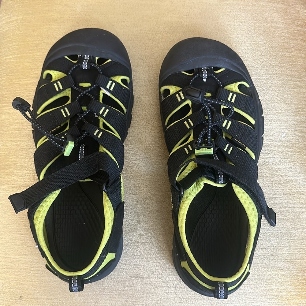 KEEN Women's Whisper Closed Toe Sport Sandals Hiking Slip-on Shoes Size 38, US 6 - Picture 10 of 16